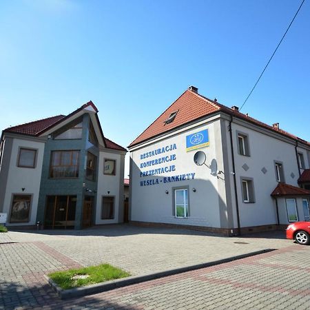 Hotel Awis Kutno Buitenkant foto