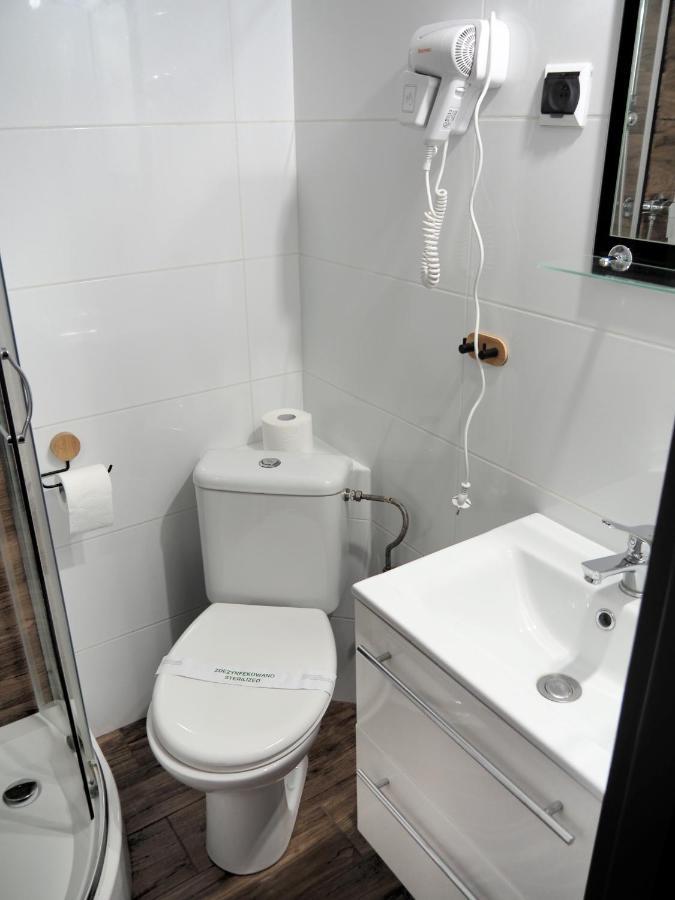 Hotel Awis Kutno Buitenkant foto