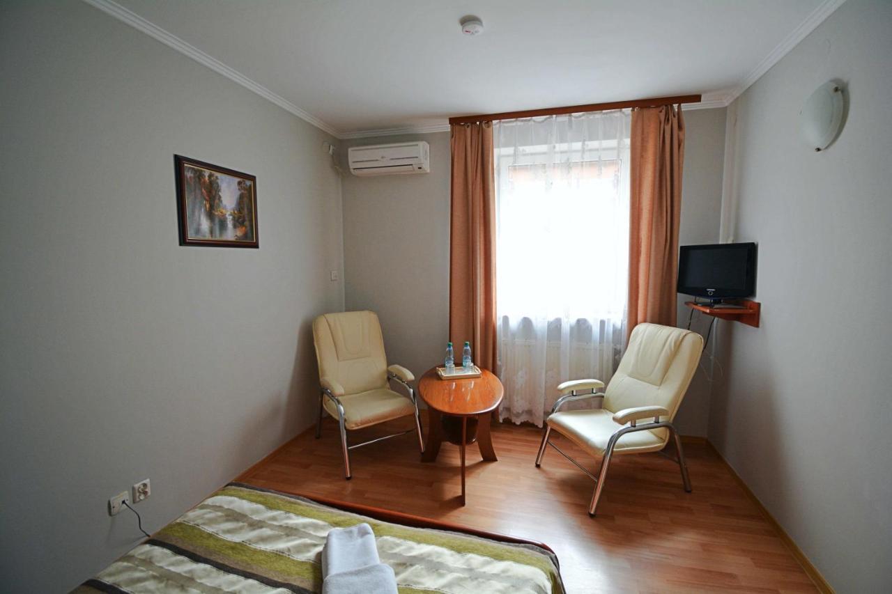 Hotel Awis Kutno Buitenkant foto