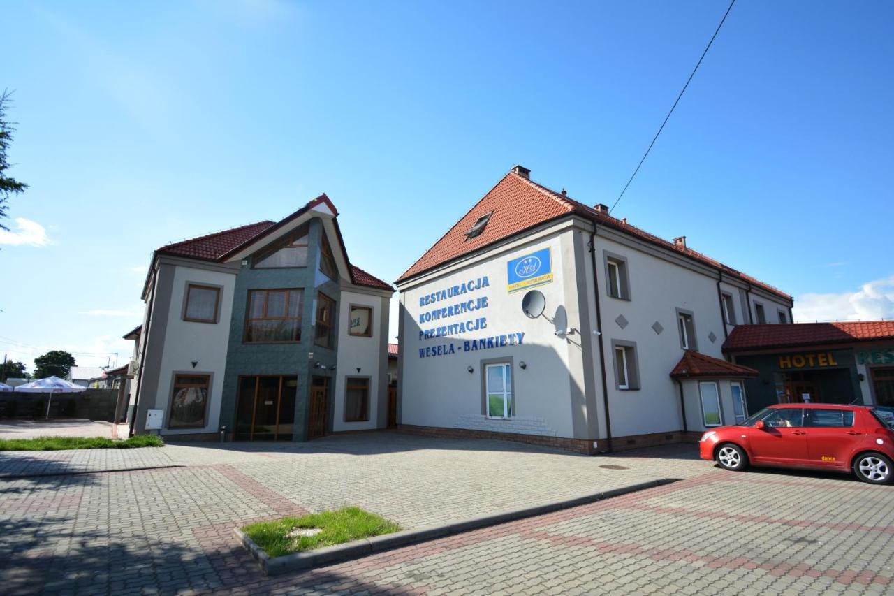 Hotel Awis Kutno Buitenkant foto