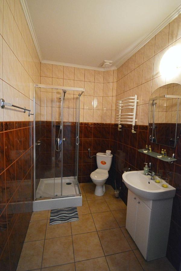 Hotel Awis Kutno Buitenkant foto
